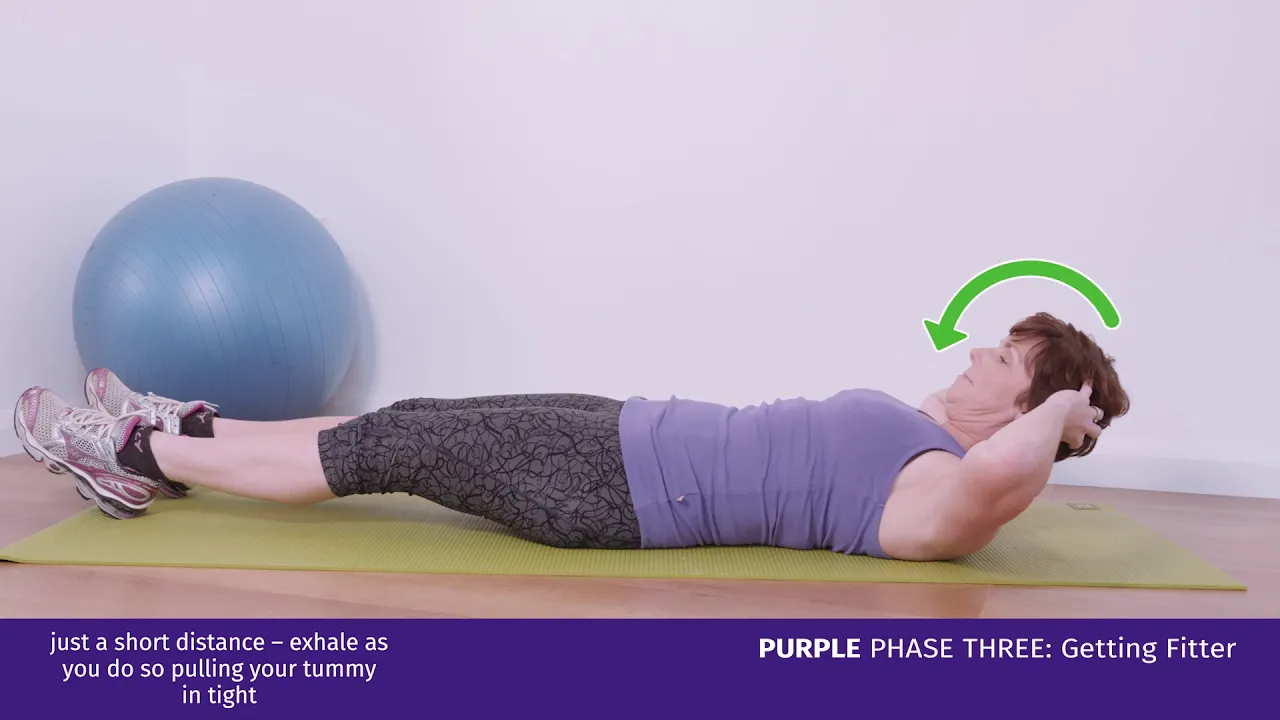 uma mulher fazendo um exercício