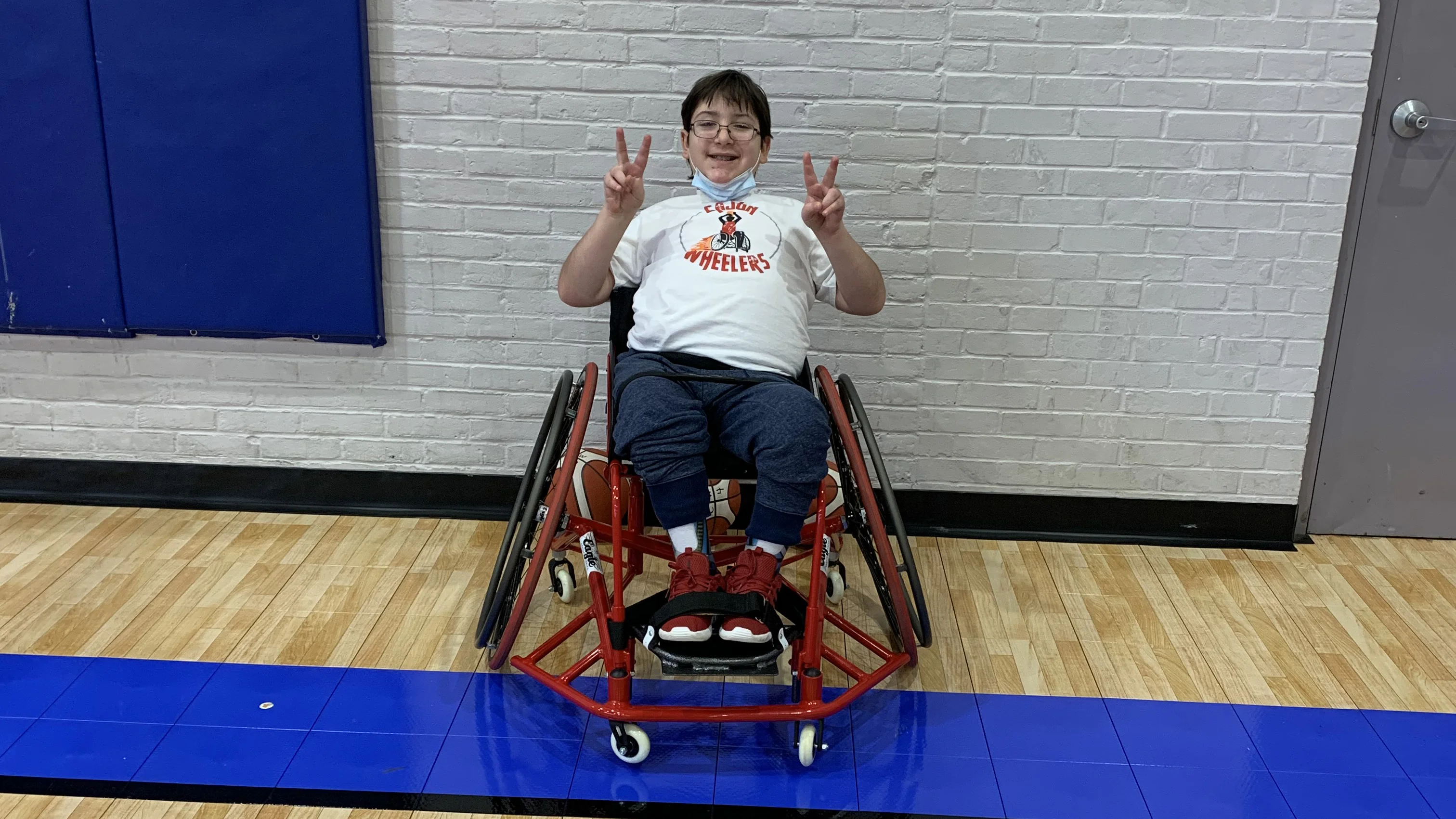 Bobsled cruzando una línea de meta